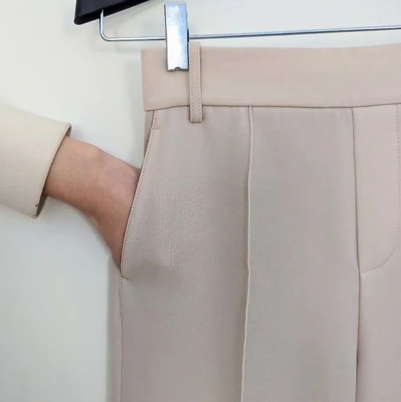 Vince Cuffed Tapered Pull-On Pant in Sandstone Crepe, XS - Picture 13 of 16